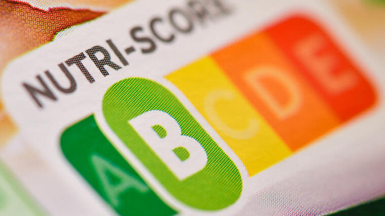 Mit dem Nutri-Score sollen Kunden gesündere Lebensmittel im Supermarkt leichter erkennen können.  Foto: dpa