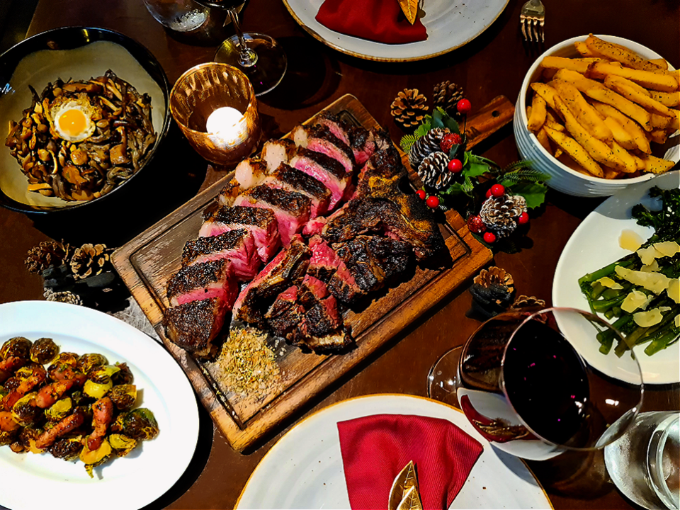 Feast at Bistecca Tuscan Steakhouse (Photo: Bistecca Tuscan Steakhouse)




