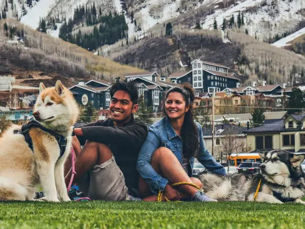 Das Paar passte auf zwei Alaskan Malamutes in Utah auf. - Copyright: Fran Cassaniti and Marco Ilagan