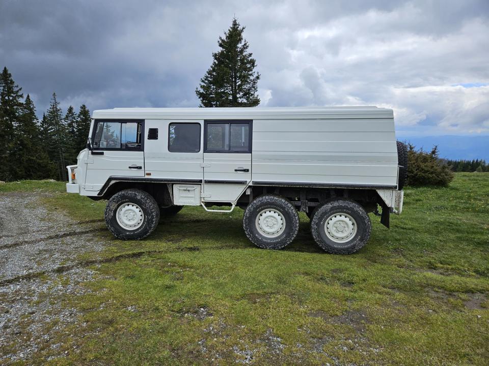 pinzgauer 6x6 military utility truck produced by magna steyr