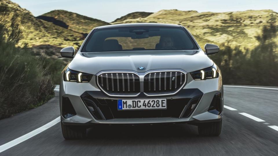 BMW在G60世代第一波操作都以i5電動房車為主。(圖片來源/ BMW)