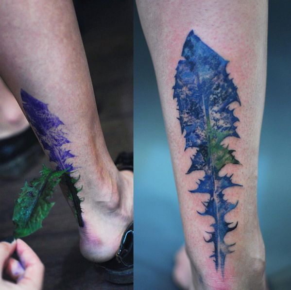 L'artiste utilise des pochoirs entièrement naturels afin de dessiner les tatouages. 