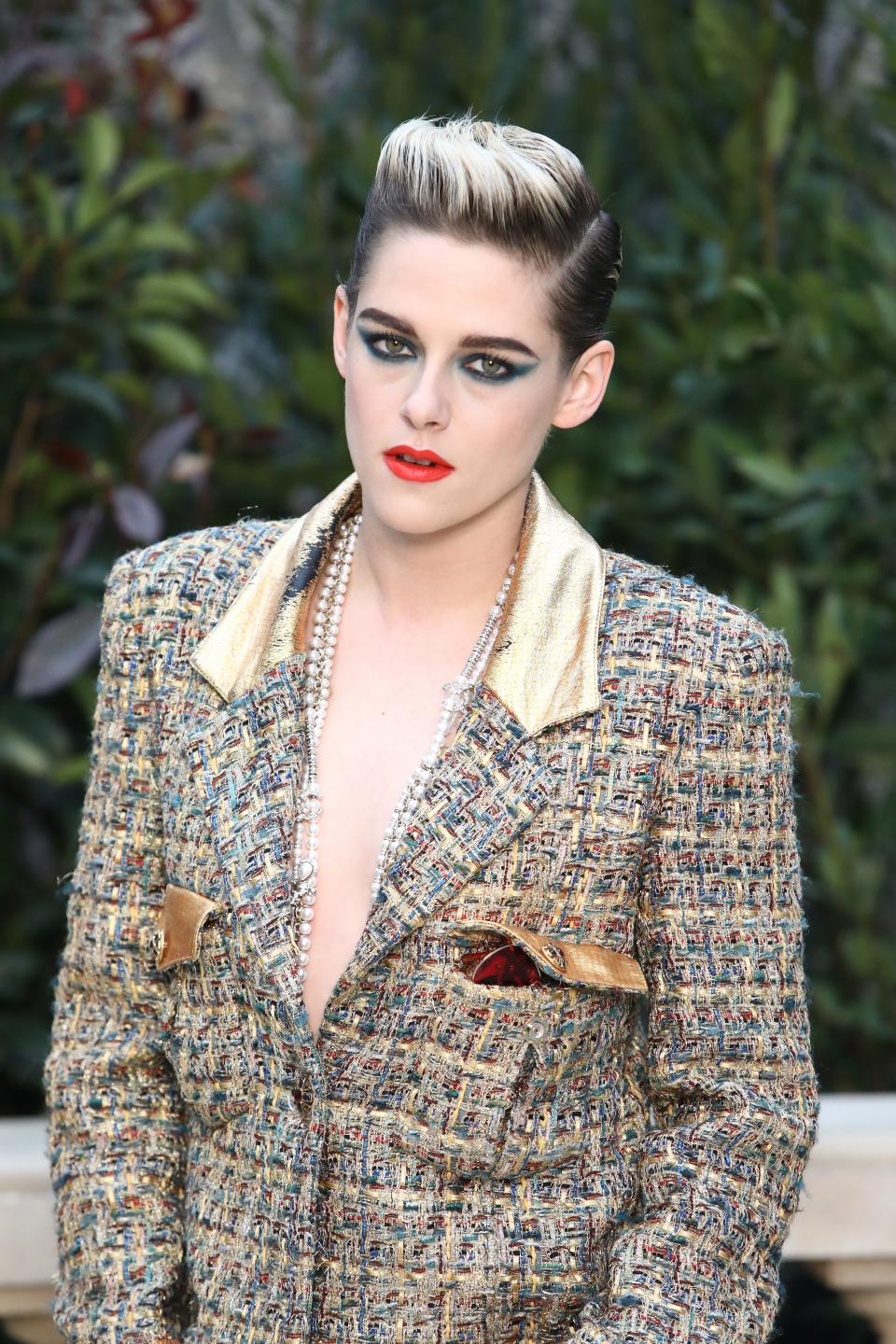 PARIS, FRANCE - JANUARY 22: Kristen Stewart attends the Chanel Haute Couture Spring Summer 2019 show as part of Paris Fashion Week  on January 22, 2019 in Paris, France. (Photo by Julien M. Hekimian/Getty Images for Chanel)
