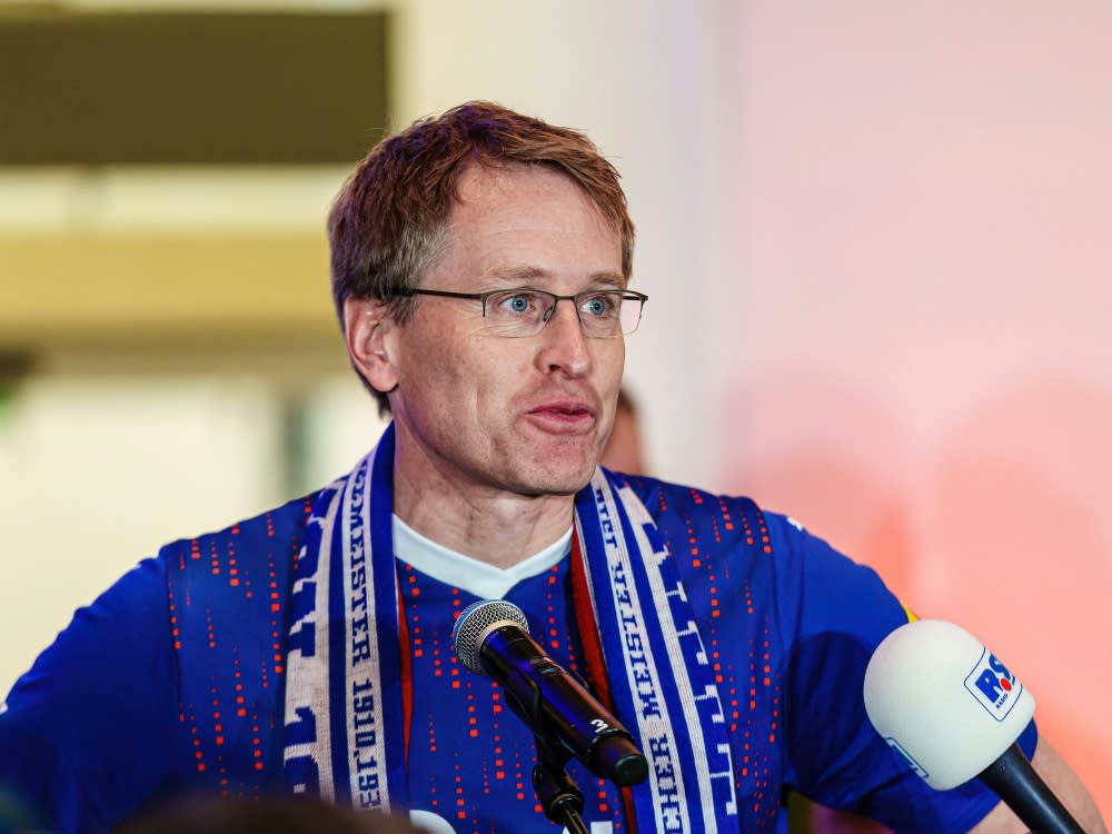 Feierte beim Aufstieg mit: Ministerpräsident Günther (IMAGO/Eibner-Pressefoto/Marcel von Fehrn)