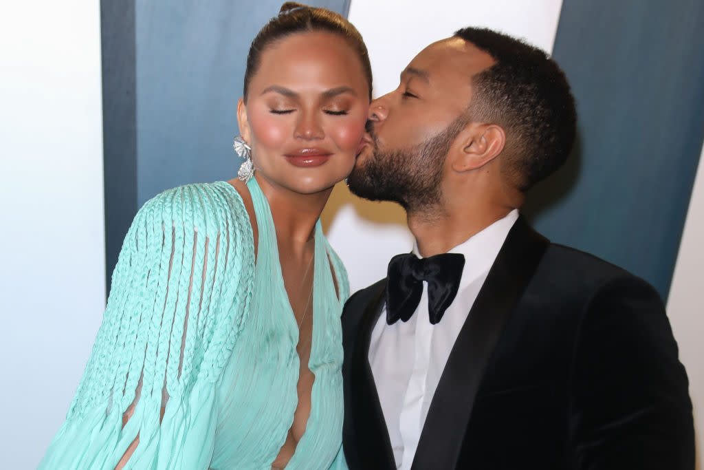 BEVERLY HILLS, CALIFORNIA - FEBRUARY 09:  Chrissy Teigen and John Legend attend the 2020 Vanity Fair Oscar Party at Wallis Annenberg Center for the Performing Arts on February 09, 2020 in Beverly Hills, California. (Photo by Toni Anne Barson/WireImage)