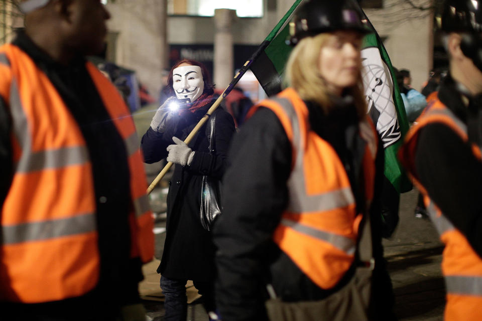 Police Evict St Paul's Occupy Protesters