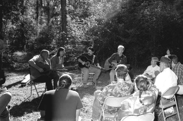 Del Suggs performs in one of the popular circles at the Florida Folk Festival, 1996.