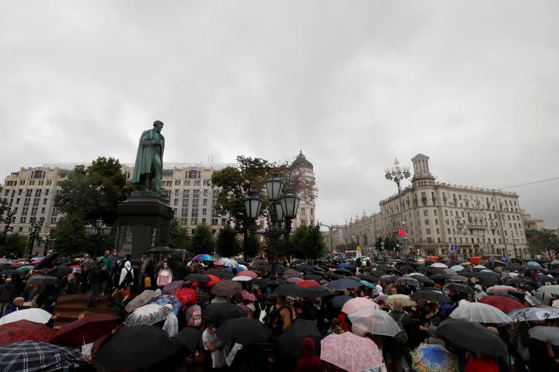 People protest against amendments to Russia's Constitution in Moscow