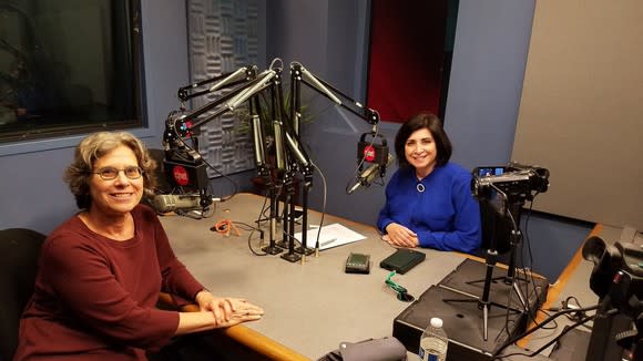 Donna Dubinsky and CNET Editor-in-Chief Connie Gugliemo in studio following an interview.