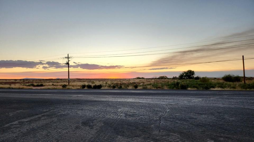 <div>Even in what looks like the middle of nowhere, a beautiful Arizona sunset shines through. Thanks so much to Megan Hangen for capturing this photo in Winslow</div>