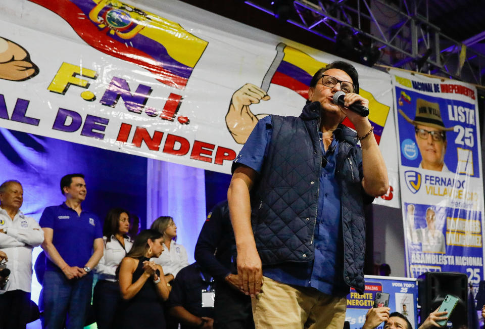 厄瓜多總統候選人維拉維森修（Fernando Villavicencio）9日在競選活動發表談話。（路透社）