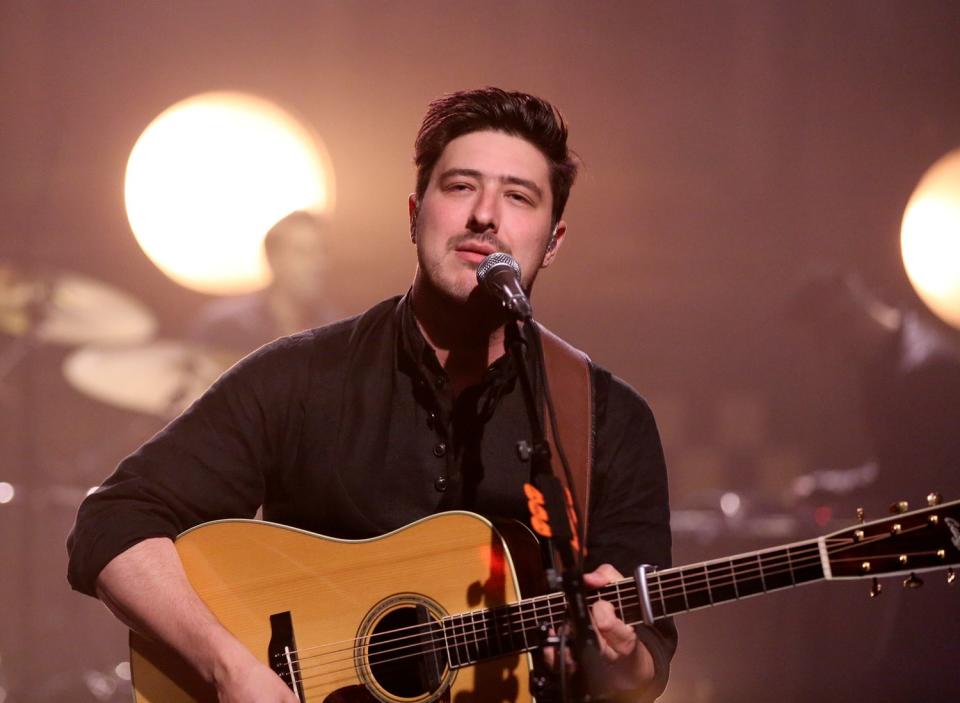 Marcus Mumford of Mumford & Sons performs "Guiding Light" September 24, 2018