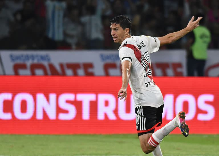 Nacho Fernández festeja su gol