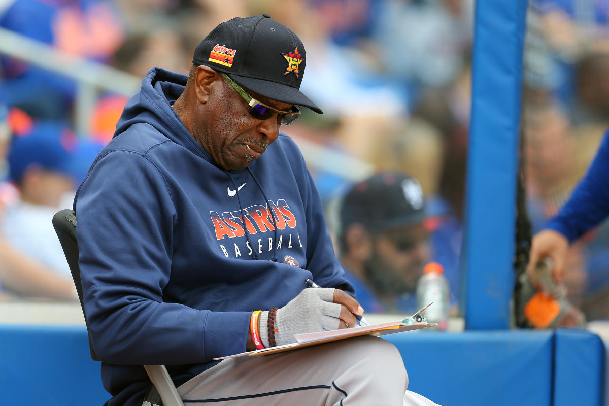 Fan Trolls Astros By Banging On Trash Can During Spring Training Practice 