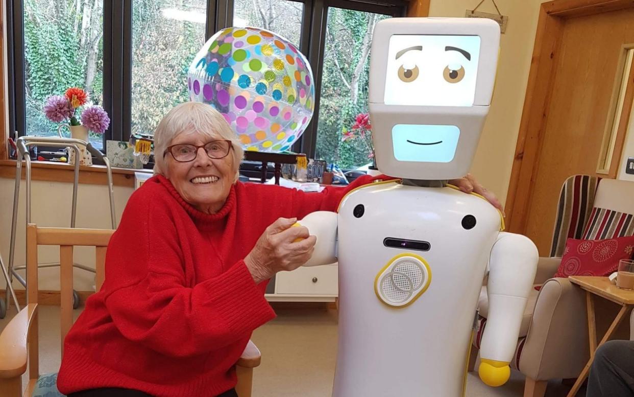 World's most advanced 'social robot' hosts Bingo lessons in British care home  - Reflections 