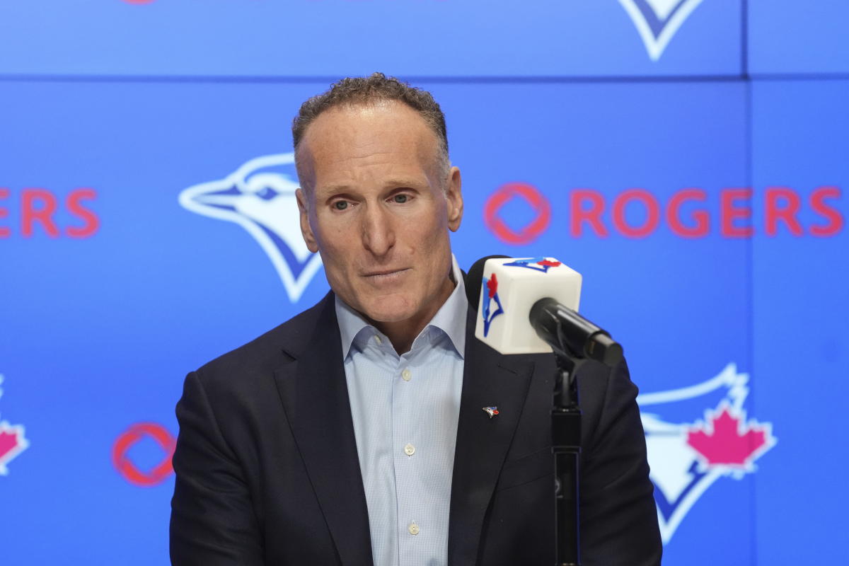 Jays planning to play in Toronto in 2021 but GM admits