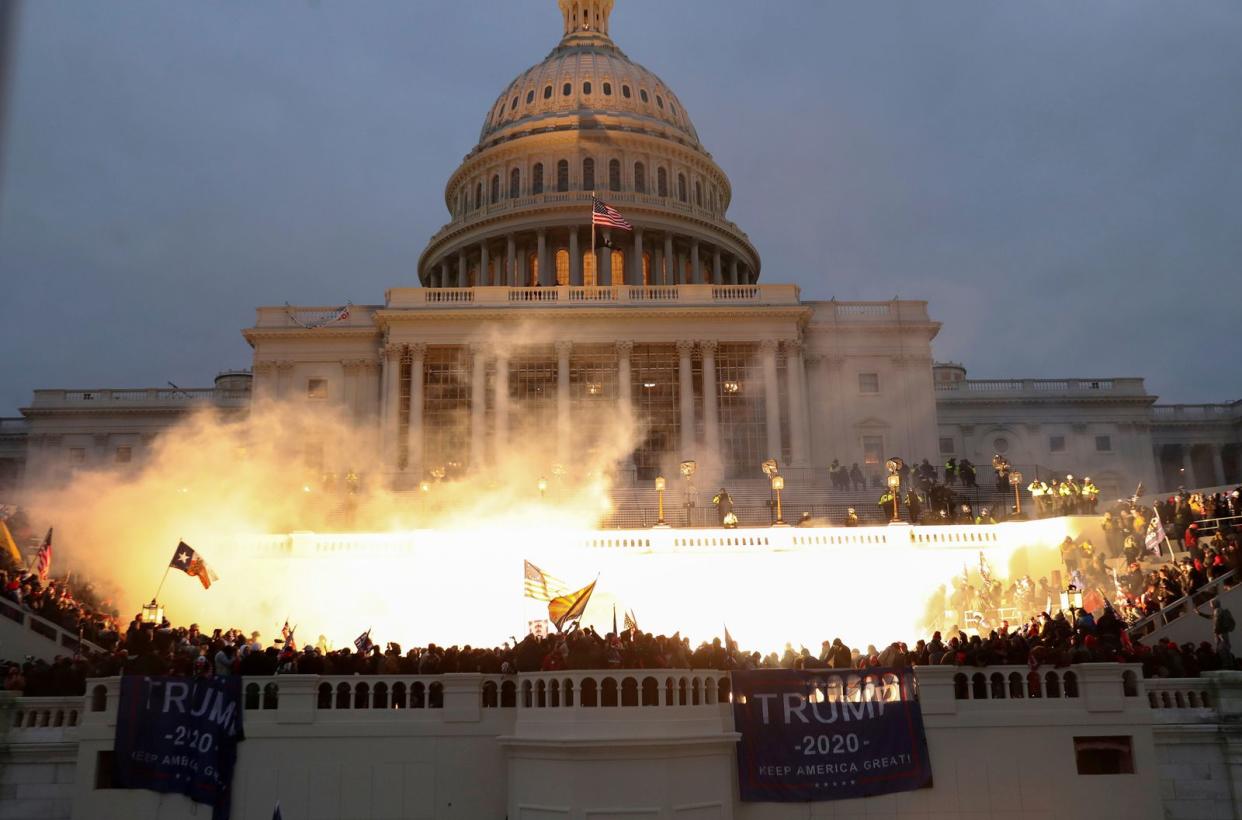 Vor einem Jahr wurde das Kapitol in Washington von einem Mob gestürmt. Eine Doku rekapituliert die Ereignisse nun in beeindruckenden Bildern. (Bild:  SWR/Jamie Roberts)