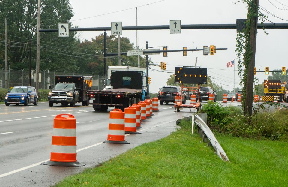 Road work and traffic on Easton Rd. in Horsham on Tuesday, Sept. 27, 2023.
[Daniella Heminghaus | Bucks County Courier Times]