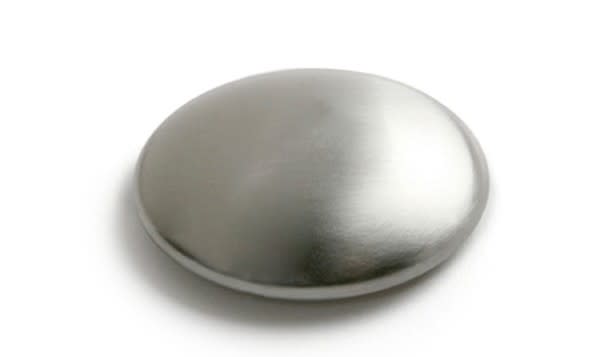 Anyone here use a stainless steel soap bar to get garlic/onion smell off  hands? Does it work? : r/KitchenConfidential