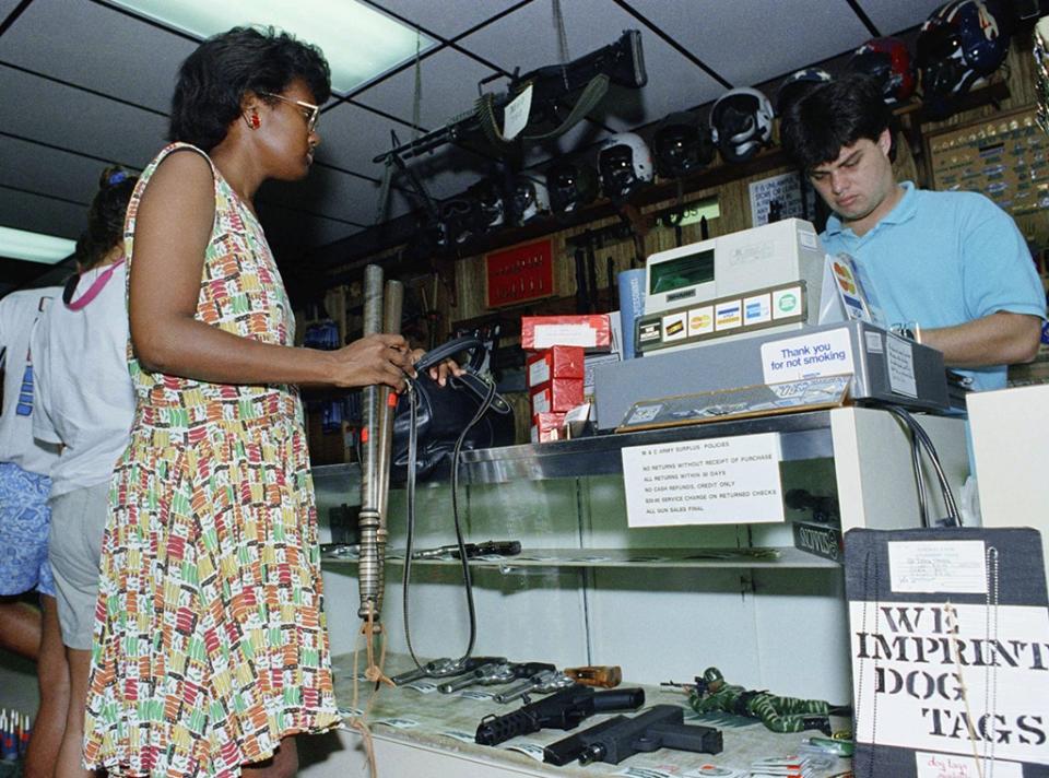 Students purchasing weapons, The Gainesville Ripper