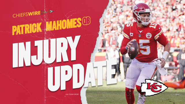 Mahomes hurts ankle, questionable to return against Jaguars