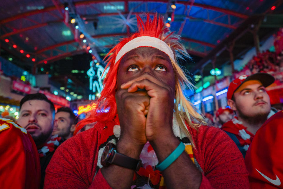 Fans fiebern beim Public Viewing mit - eine Kurzgeschichte