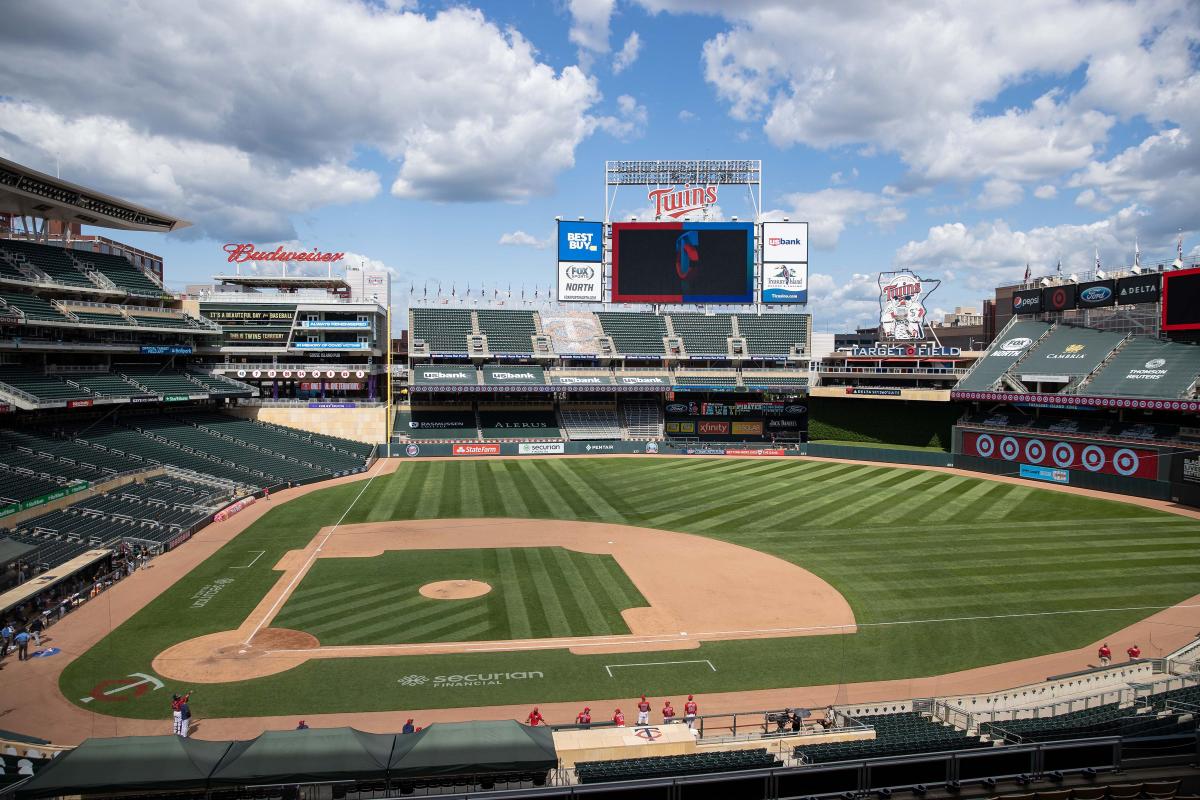 Drake Football to Play South Dakota State at Target Field on Sept