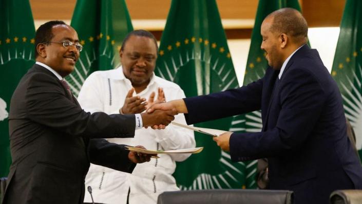 Redwan Hussien Rameto (L), Representative of the Ethiopian Government, and Getachew Reda (R), Representative of the Tigray People's Liberation Front (TPLF),