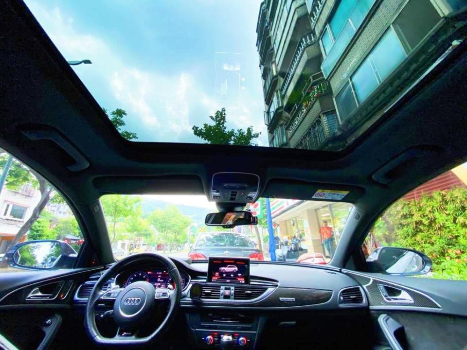 【明星聊愛車】張棋惠因為老公購入「地表最強旅行車」Audi RS 6 Avant，大推：後車箱夠大、各式頂規配備、安全警示系統！