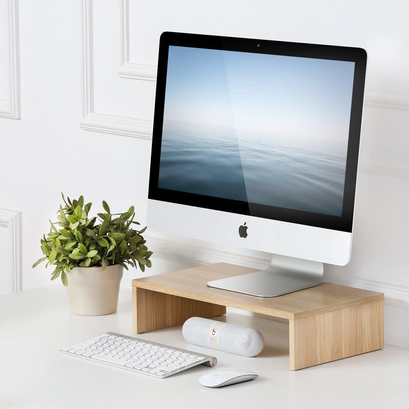 7) Canete Monitor Stand