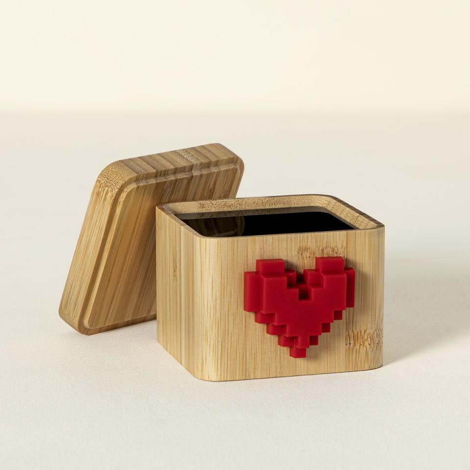 1) Lovebox Spinning Heart Messenger