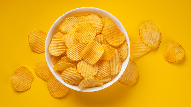 Ridged potato chips