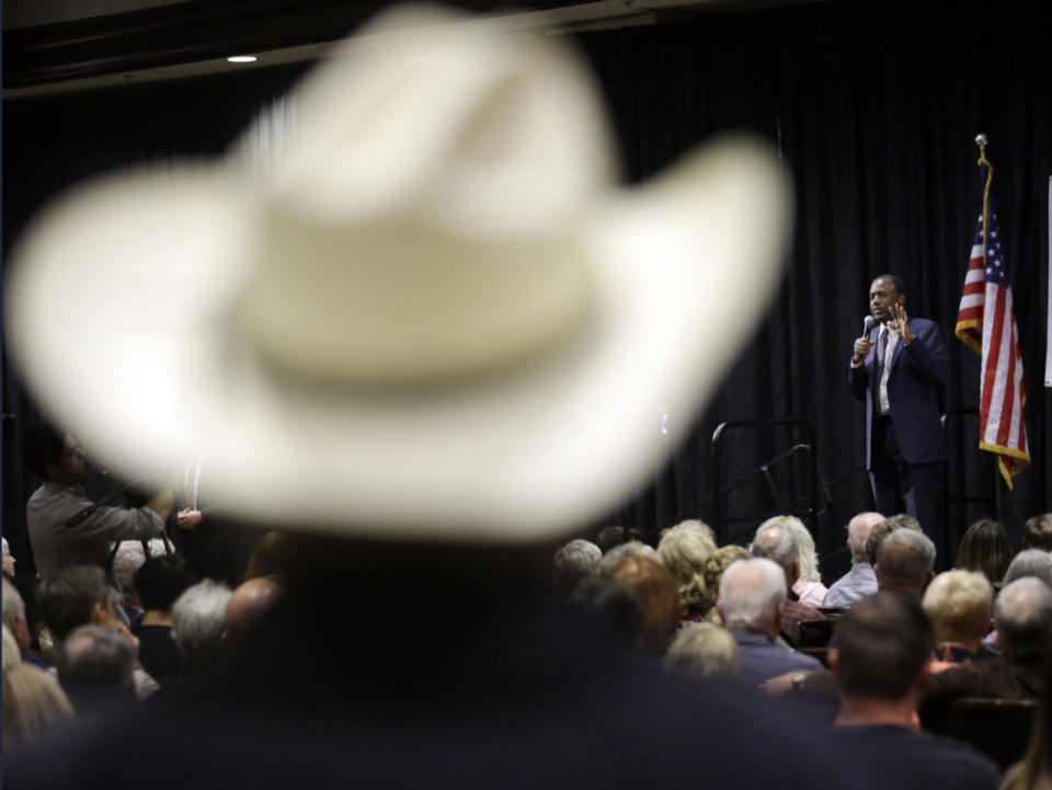 Ben Carson supporters listen