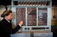 <p>Al National Museum di Bletchley Park viene mostrato come la macchina funzionava per decodificare i Tunny, messaggi tedeschi scritti con i più complessi macchinari a dodici rotori, come la cifratrice Lorenz. (Getty) </p>