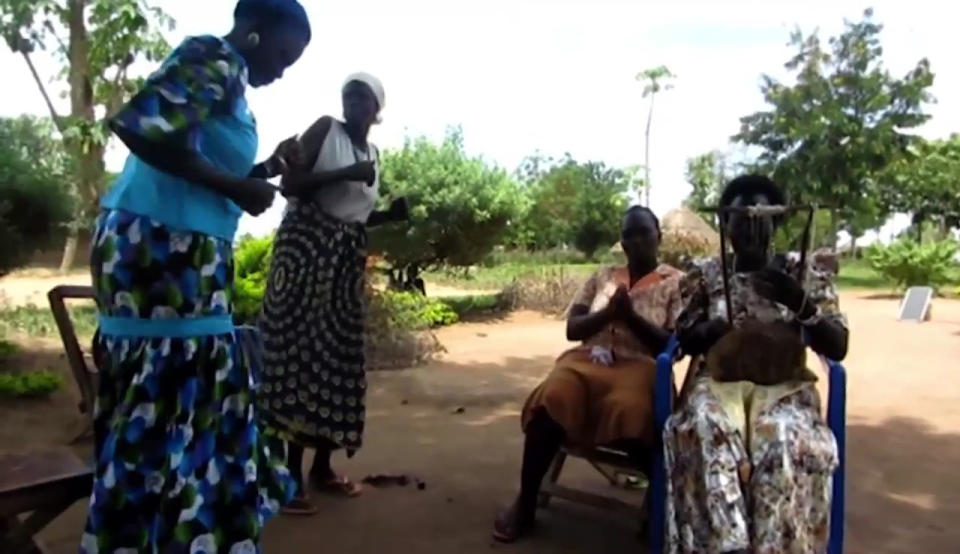 Die Schalenleiermusik und der dazugehörige Tanz des Ma’di-Volks in Uganda gelten ebenfalls als dringend erhaltungsbedürftiges Kulturerbe. Eine uralte Tradition, die laut UNESCO aufgrund mangelnden Interesses der Jugend allmählich zu verblassen droht.