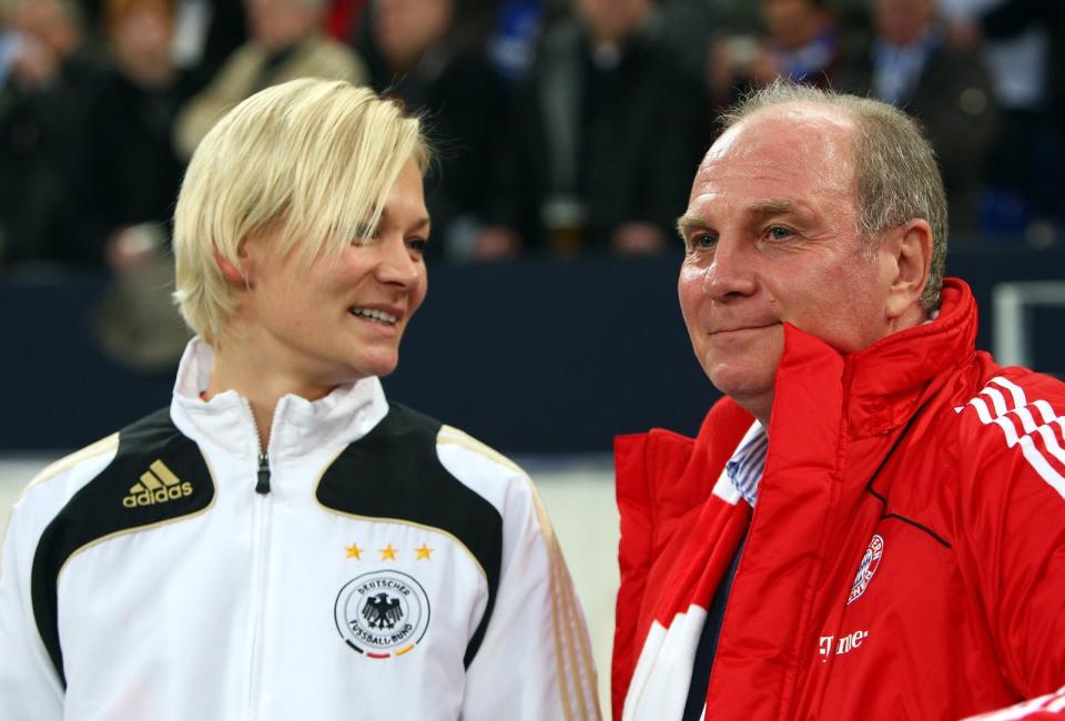 Uli Hoeneß sagt über Bibiana Steinhaus: "Sie hat sich nie, was der ein oder andere Schiedsrichter gerne macht, in den Vordergrund gespielt." (Bild: 2008 Getty Images/Christof Koepsel)