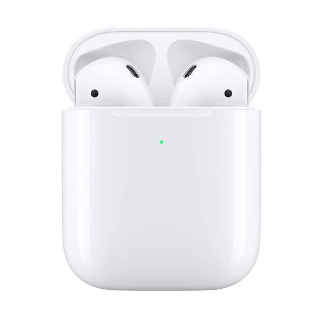  Apple AirPods (3rd Generation) Wireless Ear Buds, Bluetooth  Headphones, Personalized Spatial Audio, Sweat and Water Resistant,  Lightning Charging Case Included, Up to 30 Hours of Battery Life :  Electronics