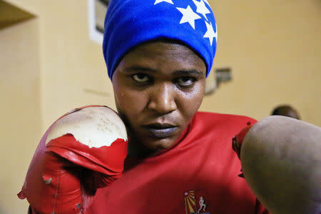 Sahar Mohamed Al Dooma, 26, practises boxing at Al Rabie club in Omdurman May 10, 2016. REUTERS/Mohamed Nureldin Abdallah