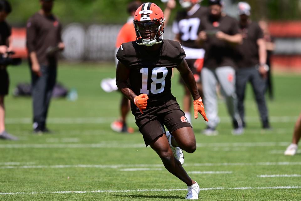 Cleveland Browns receiver David Bell participates in a drill during the NFL football team&#39;s rookie minicamp, Friday, May 13, 2022, in Berea, Ohio. (AP Photo/David Dermer)