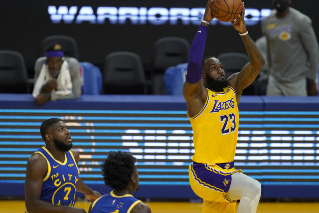 Photos: Beat L.A. (in basketball) as Warriors face Lakers in preseason