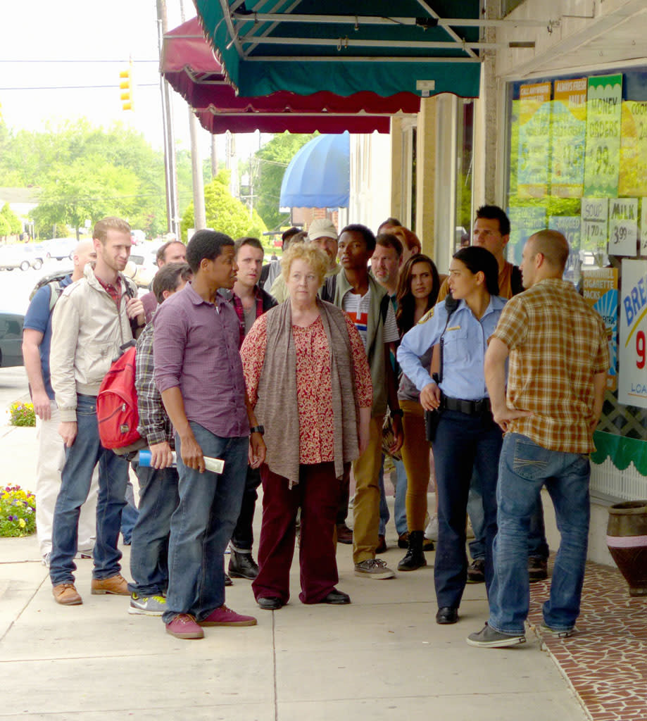 "The Endless Thirst" - When the town begins to run low on water, the residents of Chester's Mill begin to fight for the remaining resources. Meanwhile, Julia discovers a strange connection that two of the town's residents have with the Dome, on "Under the Dome."