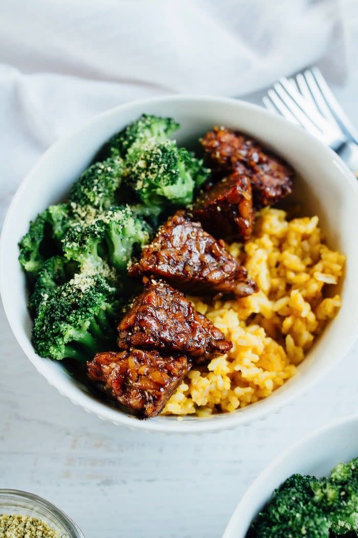 Maple Balsamic Tempeh Bowls With Pumpkin Rice