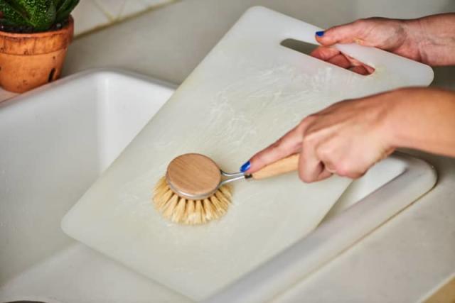 Surprise: Plastic Cutting Boards Shed Microplastics During Use - Core77