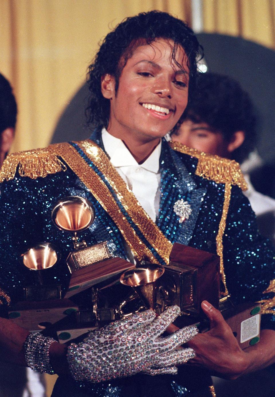 Michael Jackson 26th annual grammys (1983) on 2:28:84