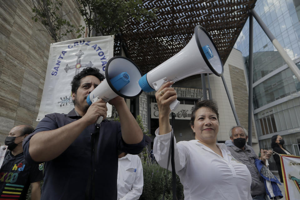 Habitantes del Pueblo de Xoco, Coyoacán, protestan contra la apertura de la Plaza Mitikah, al sur de la Ciudad de México. (Gerardo Vieyra/NurPhoto via Getty Images)