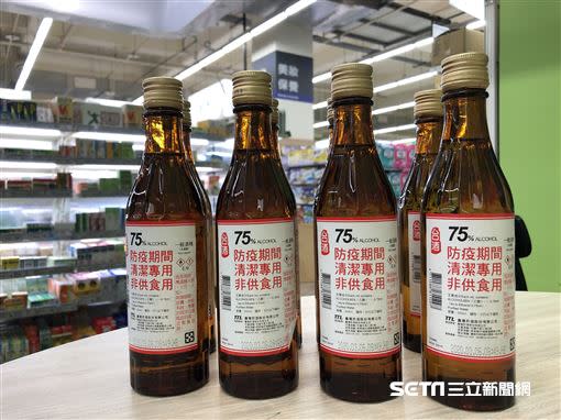 愛買25日上午開賣防疫酒精。（圖/業者提供）