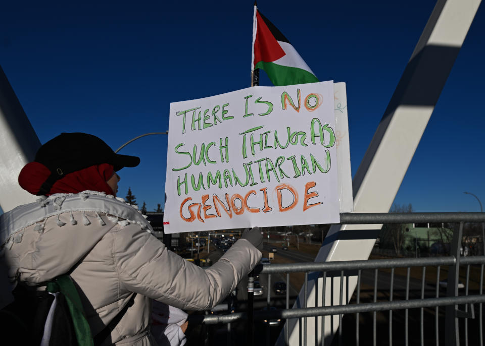 Se acusa a Israel de genocidio en Gaza. (Photo by Artur Widak/NurPhoto via Getty Images)