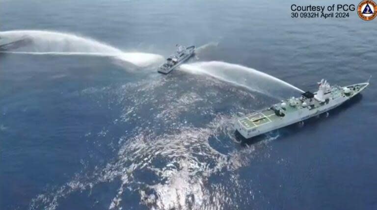 美菲聯合軍演 中國製菲國退役軍艦遭擊沉