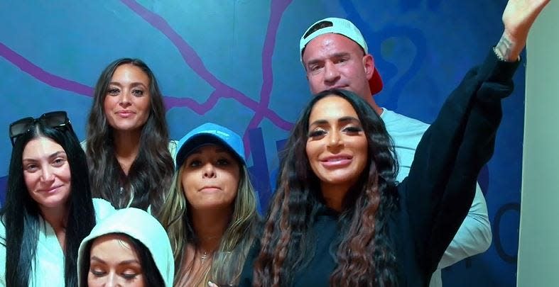 Cast members of "Jersey Shore Family Vacation" in Seaside Heights on the March 7 episode.