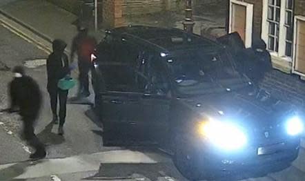 Lancashire Telegraph: Police are appealing for information on this black Range Rover